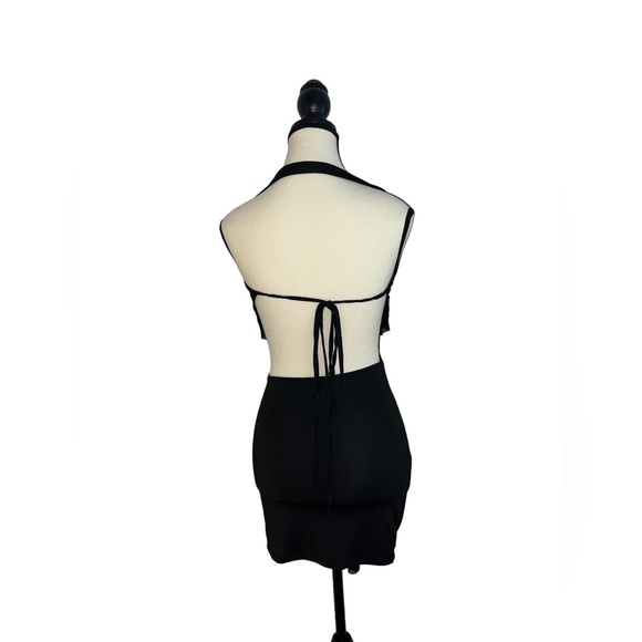 Halter top backless mini dress🖤 - Picture 3 of 3